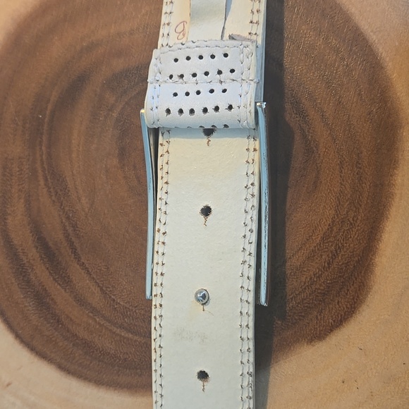 PGA TOUR Mens White Leather Silver Buckle Perforated Adjustable Golf Belt Sz 36 - Picture 10 of 10